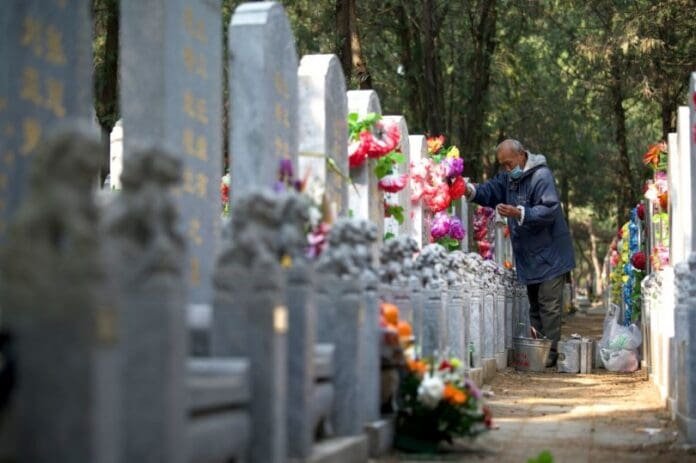 Chinese Mourners Embrace AI for Remembering Loved Ones 